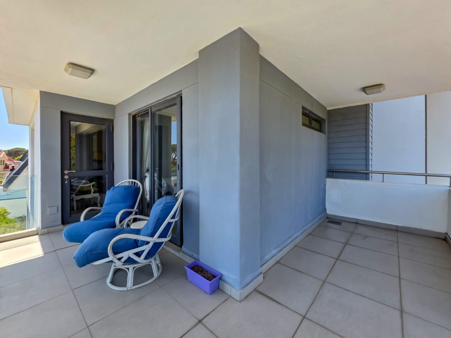 2 Bedroom Property for Sale in Vredehoek Western Cape